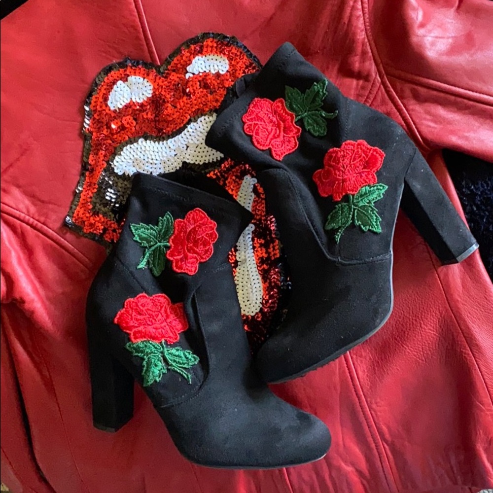 Red roses high heel boots